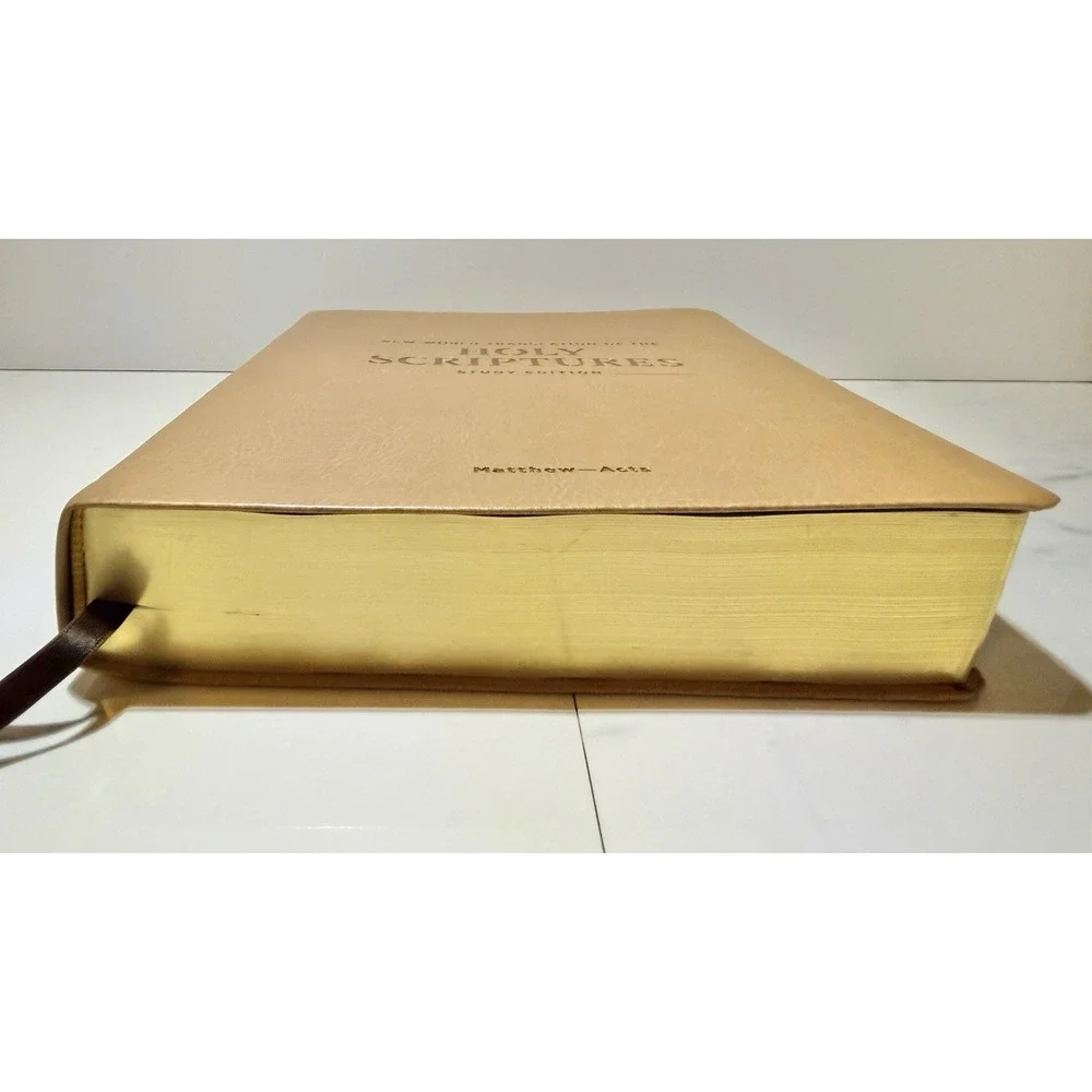 New World Translation of the Holy Scriptures Study Edition (Matthew-Acts)